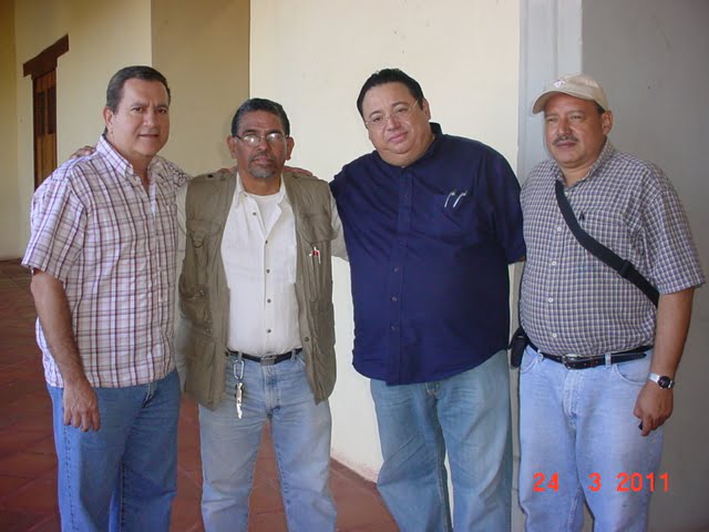 De izq. a der. Jose Daniel Garcia Estrada, Augusto Cermeno (el periodista), Walter Castillo Sandino y Elias Miguel Cabrera Ortez